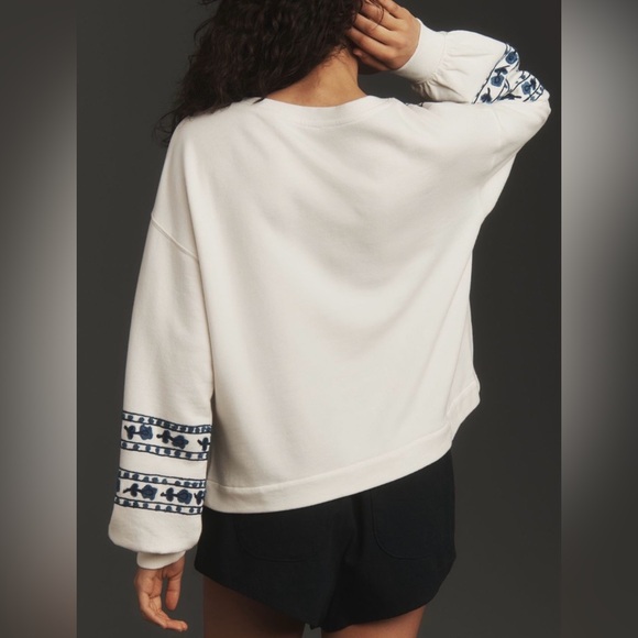 Anthropologie cream colored sweatshirt, size small with navy blue appliqué - Picture 2 of 14